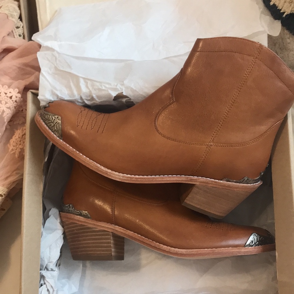 Spell and the Gypsy Desert Rose Boots Sz 39